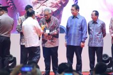 Gajah Tunggal Kembali...