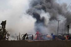 Bakar Sampah Sembarangan,...