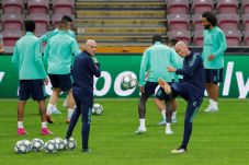 Terganggu Rumor Mourinho,...