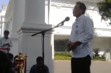 Rangkap Jabatan, Fadjroel...