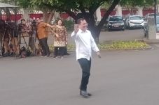 Ahli Cuci Otak Dokter...