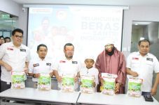 Luncurkan Program Beras...