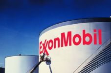 Exxon Dituding Menyesatkan...