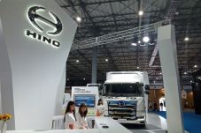 Hino Usung Tema Transporting...