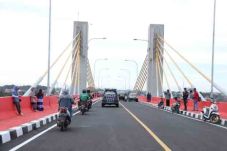 Pembebasan Lahan Akses...