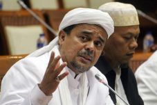 Pimpinan MPR Tegaskan...