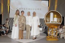 Crystallure by Wardah...