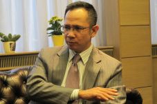 Jokowi Minta Wamenlu...