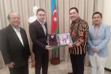 Penulis Buku Kiai Maruf...