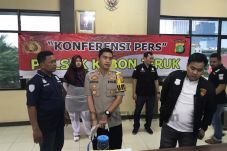 Cekoki Balitanya dengan...