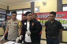 Balitanya Tewas di Kebon...