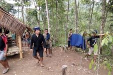 Langgar Aturan Adat...