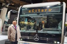 Hadiri Ajang Bus World...