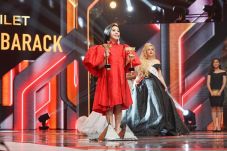 Luna Maya Sabet Predikat...