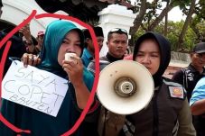 Hati-Hati.....Saya Copet,...