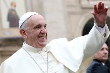Paus Francis Usulkan...