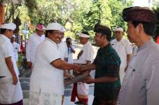 5 Desa di Buleleng Terima...