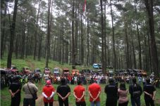 Sumpah Pemuda, Ratusan...