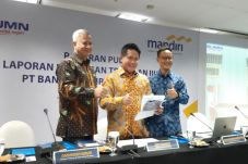 Bank Mandiri Turunkan...