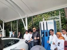 SPKLU Ultra Cepat Dipasang...