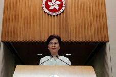 Bantah Akan Diganti,...