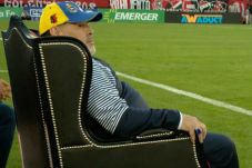 Bagaikan Raja, Maradona...