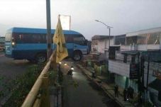 Mengerikan, Mobil Angkutan...