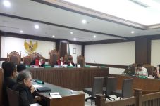 Peradi Kubu Fauzie Akan...