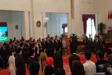 Presiden Lantik Anggota...
