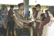 Hanya 4 Tahun Terima...