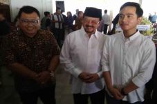 Momen Gibran dan Achmad...