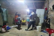 Perampok Bersenpi Sekap...