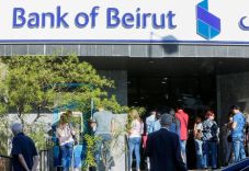 Perbankan Lebanon Buka...