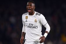 Vinicius Junior Tolak...