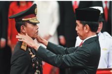 Dilantik Jadi Kapolri,...