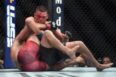 Hasil UFC 244: Bikin...