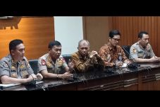 Sambangi KPK, Kapolri...
