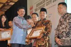 Pemprov Banten Raih...