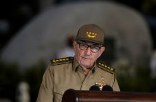 Kuba Cibir Trump, Bersama...