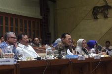 Rapat Perdana di Komisi...