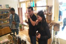 Minum Jamu, Wishnutama...