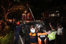 Alami Slip Ban, Mobil...