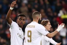 Rodrygo Cetak Hat-trick,...