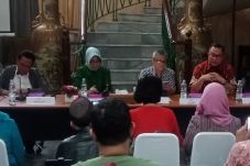 Akademisi: Bicara Indonesia...