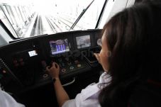 Uji Coba LRT Jabodebek,...