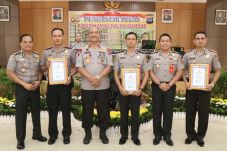 Tiga Perwira Polda Sumbar...