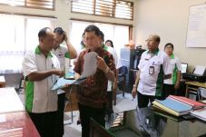 Bupati Suwirta Minta...