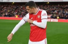 Sokratis Enggak Peduli...