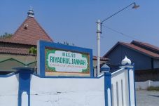 Viral Tanah Masjid di...