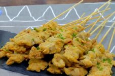 Sate Usus Saus Asam...